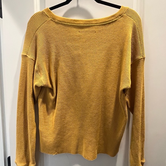 Abercrombie & Fitch Mustard Long Sleeve Tee - Picture 5 of 5
